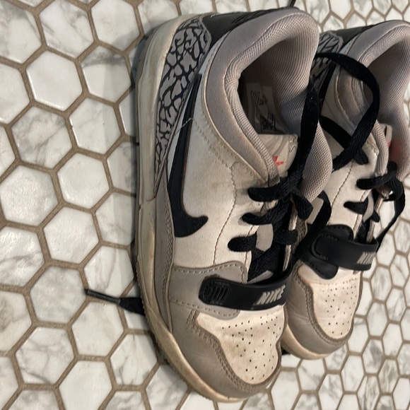 Kids Nike Jordan running shoes size 13 youth - Picture 2 of 5